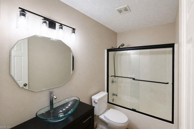 208 Silver Fox TRCE, Yorktown, VA 23693