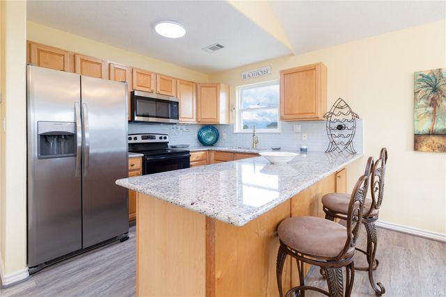 4023 Grayson Dr, Galveston, TX 77554