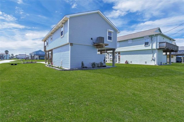 4023 Grayson Dr, Galveston, TX 77554