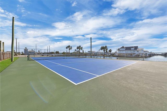 4023 Grayson Dr, Galveston, TX 77554