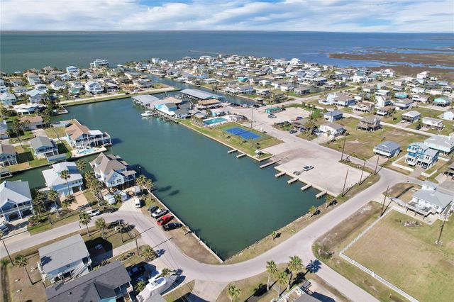 4023 Grayson Dr, Galveston, TX 77554