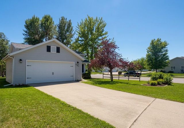 3701 29th Avenue S, Moorhead, MN 56560