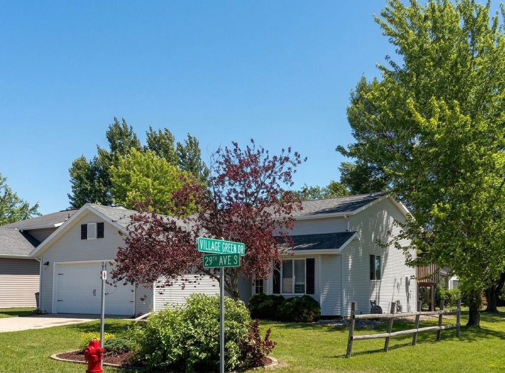 3701 29th Avenue S, Moorhead, MN 56560