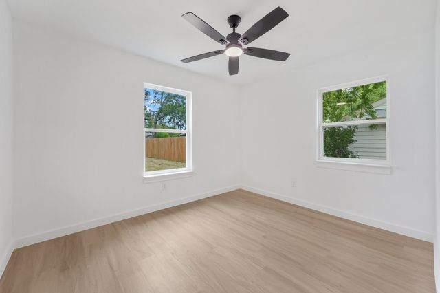 818 Chickasaw Trace, Grand Prairie, TX 75051