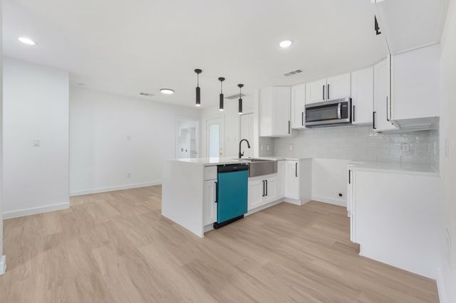 818 Chickasaw Trace, Grand Prairie, TX 75051