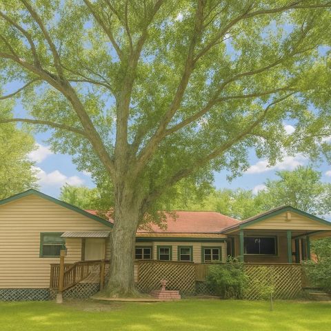 7915 Spivey Road, Highlands, TX 77562