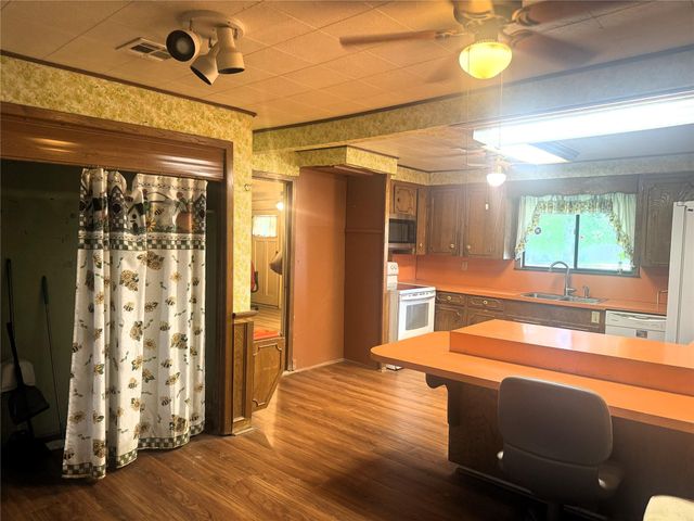 7915 Spivey Road, Highlands, TX 77562
