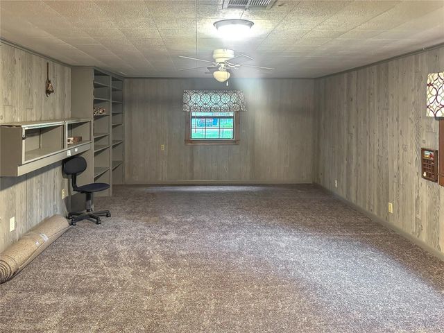 7915 Spivey Road, Highlands, TX 77562