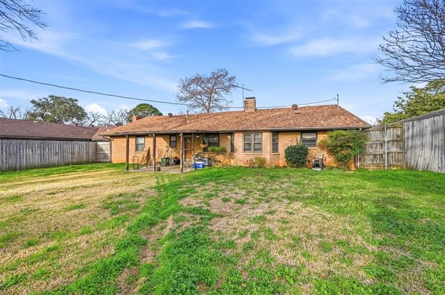 2903 Ashbury Drive, Arlington, TX 76015