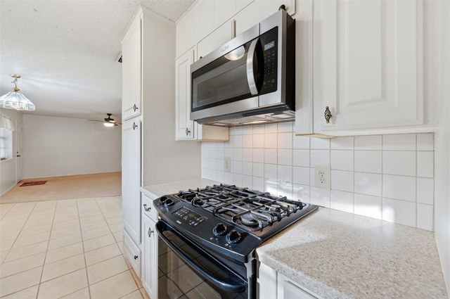 2903 Ashbury Drive, Arlington, TX 76015