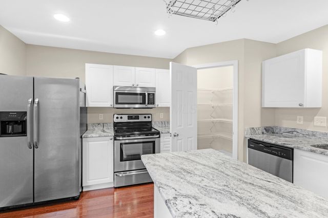 7156 W West Campus Road, 28 28, New Albany, OH 43054