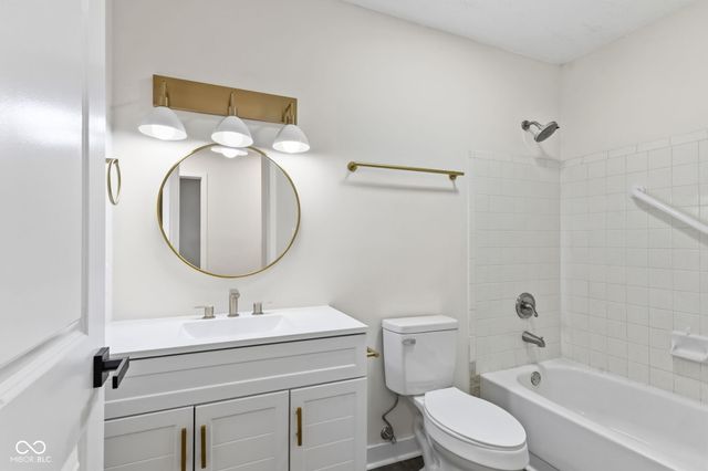 5326 Shelbyville Road, Indianapolis, IN 46237