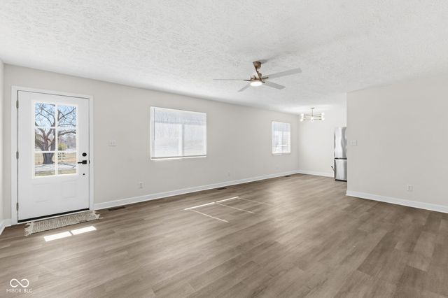 5326 Shelbyville Road, Indianapolis, IN 46237