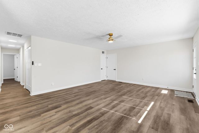 5326 Shelbyville Road, Indianapolis, IN 46237