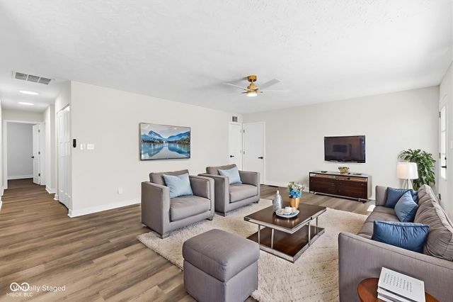 5326 Shelbyville Road, Indianapolis, IN 46237