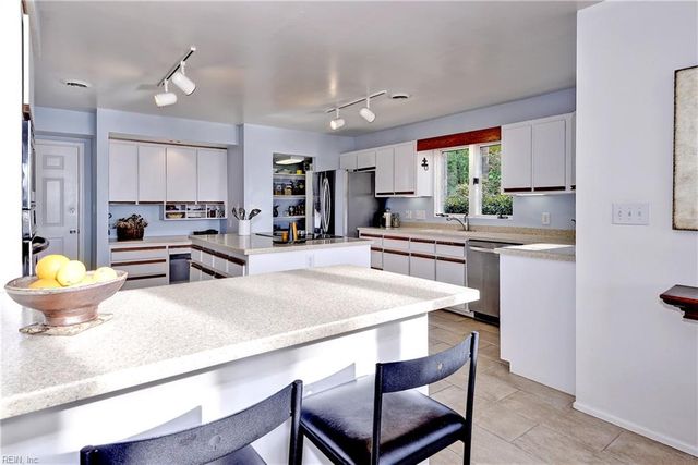 13 Fox Gate WAY, Hampton, VA 23664