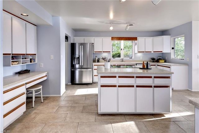 13 Fox Gate WAY, Hampton, VA 23664