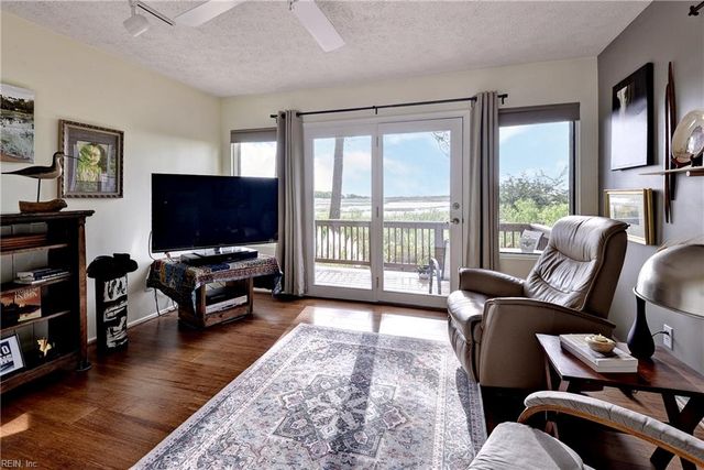 13 Fox Gate WAY, Hampton, VA 23664