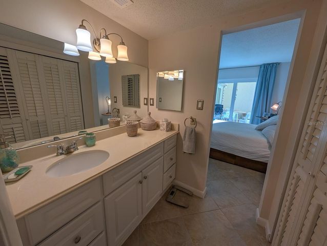 4660 OCEAN BOULEVARD C1, Sarasota, FL 34242