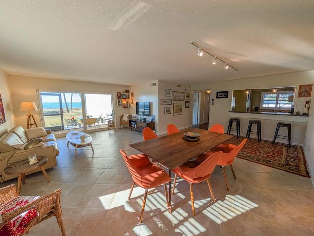 4660 OCEAN BOULEVARD C1, Sarasota, FL 34242