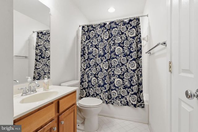 13601 LAVENDER MIST LN, Centreville, VA 20120