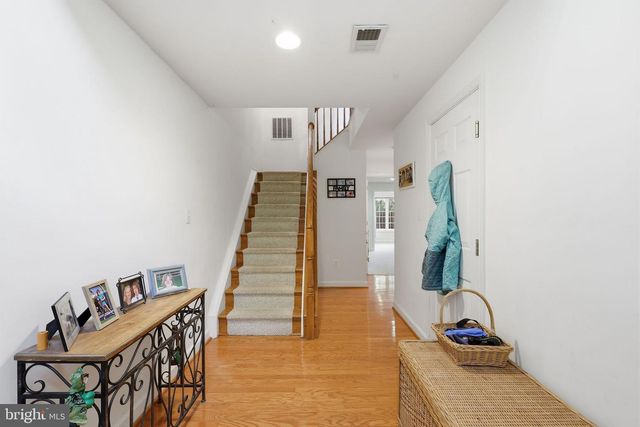 13601 LAVENDER MIST LN, Centreville, VA 20120