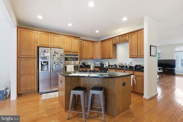 13601 LAVENDER MIST LN, Centreville, VA 20120