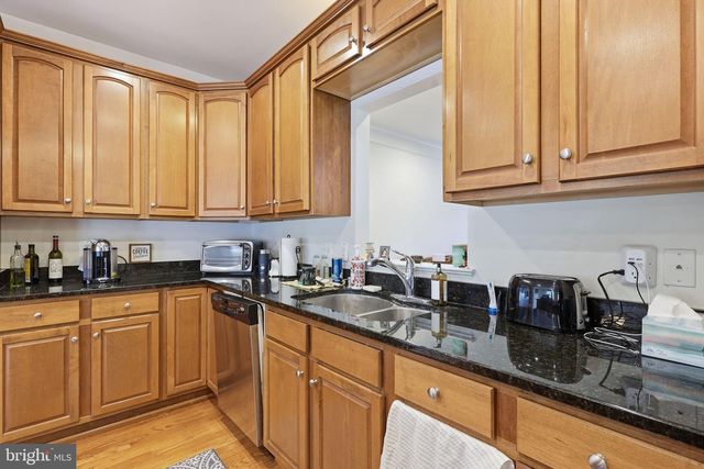 13601 LAVENDER MIST LN, Centreville, VA 20120