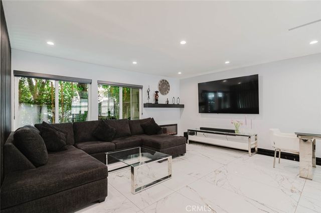 4405 Ventura Canyon Avenue, Sherman Oaks, CA 91423