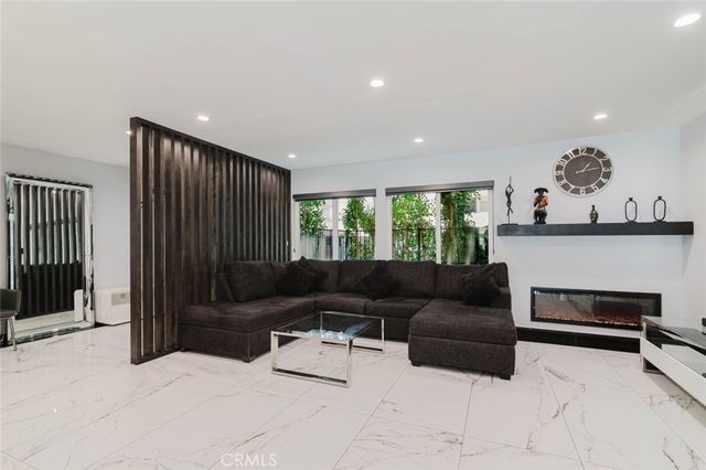 4405 Ventura Canyon Avenue, Sherman Oaks, CA 91423