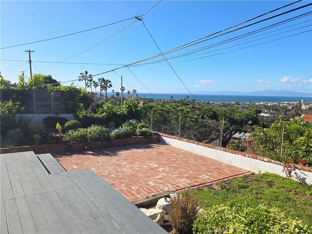341 Avenida Atezada, Redondo Beach, CA 90277