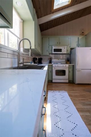 29054 Alder Ter, Cedar Glen, CA 92321