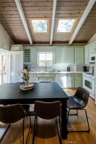 29054 Alder Ter, Cedar Glen, CA 92321