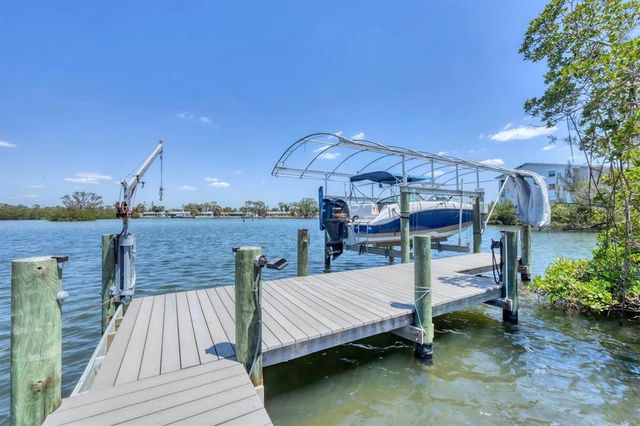 150 CRESTVIEW DRIVE, Englewood, FL 34223