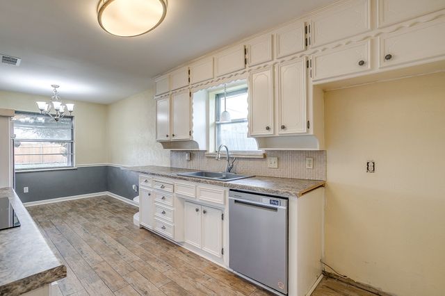 6512 Arthur Drive, Edgecliff Village, TX 76134