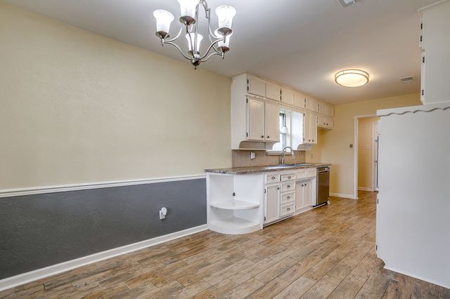 6512 Arthur Drive, Edgecliff Village, TX 76134