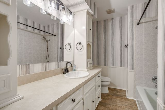 6512 Arthur Drive, Edgecliff Village, TX 76134