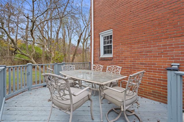 3300 Crestview Dr, Bethel Park, PA 15102