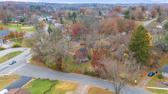 3300 Crestview Dr, Bethel Park, PA 15102