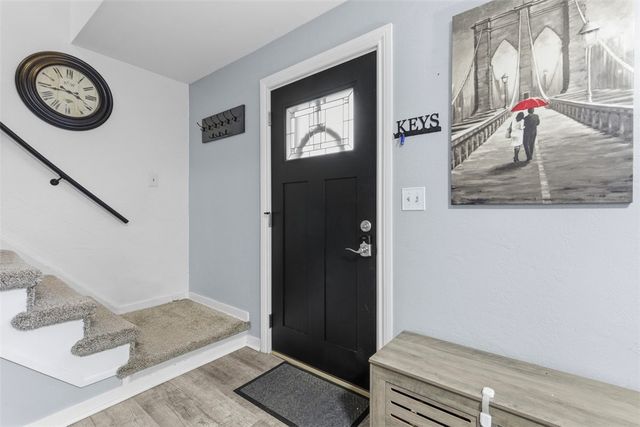 3300 Crestview Dr, Bethel Park, PA 15102