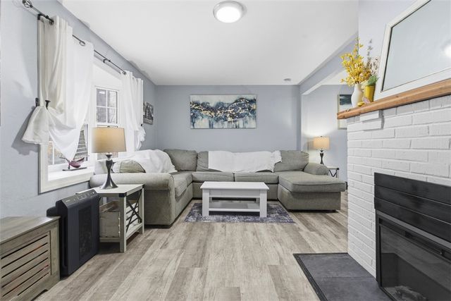 3300 Crestview Dr, Bethel Park, PA 15102