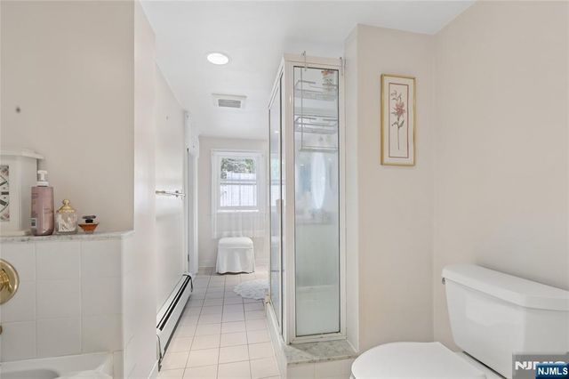 260 Glen Avenue, Midland Park, NJ 07432