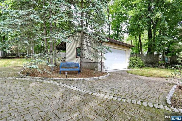 260 Glen Avenue, Midland Park, NJ 07432