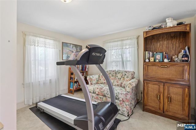 260 Glen Avenue, Midland Park, NJ 07432