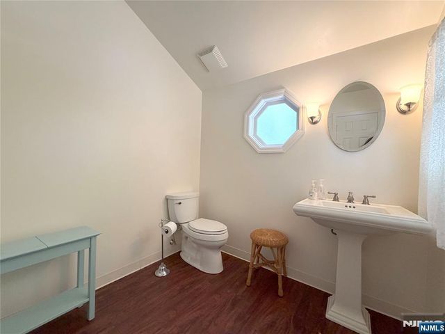 260 Glen Avenue, Midland Park, NJ 07432