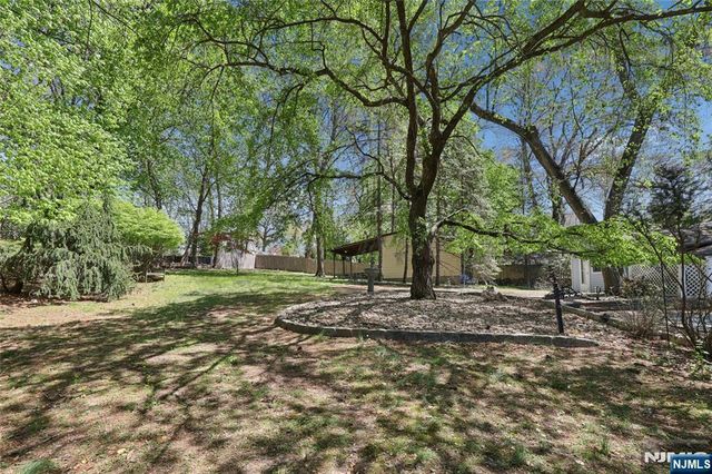 260 Glen Avenue, Midland Park, NJ 07432