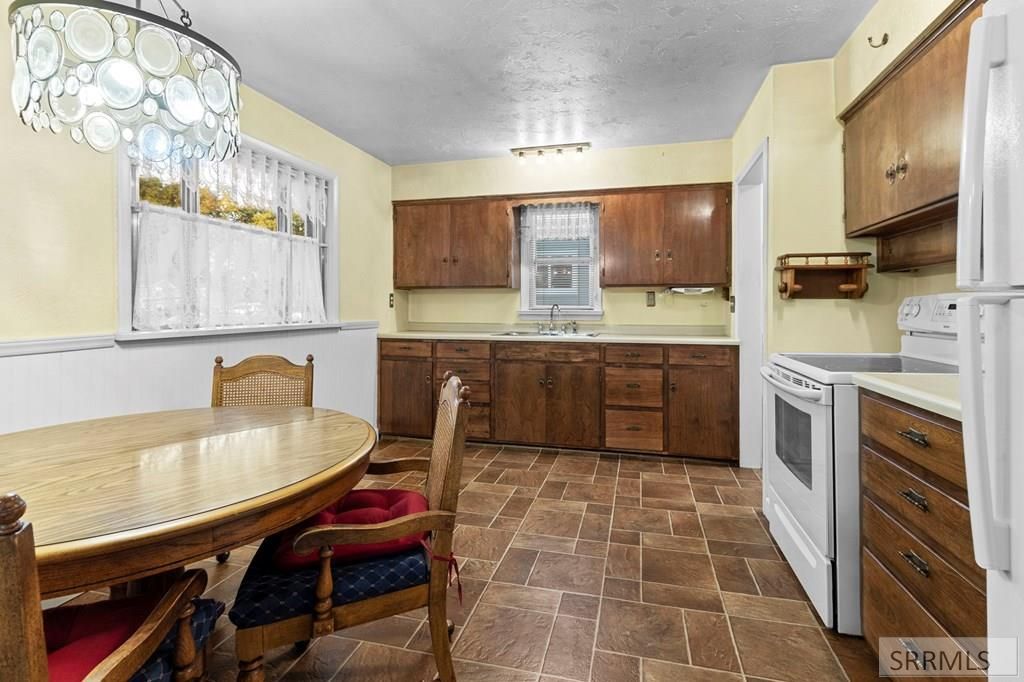 Image 6 of property listing at 473 W 20th Street, Idaho Falls, ID 83402