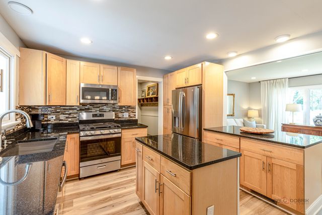3319 Western Avenue, Highland Park, IL 60035