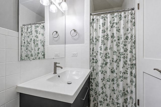3319 Western Avenue, Highland Park, IL 60035