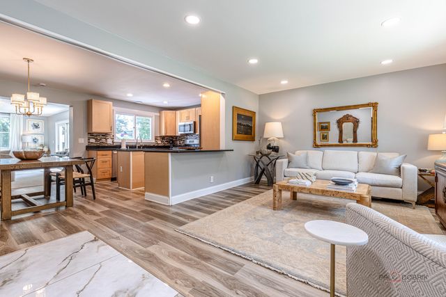 3319 Western Avenue, Highland Park, IL 60035